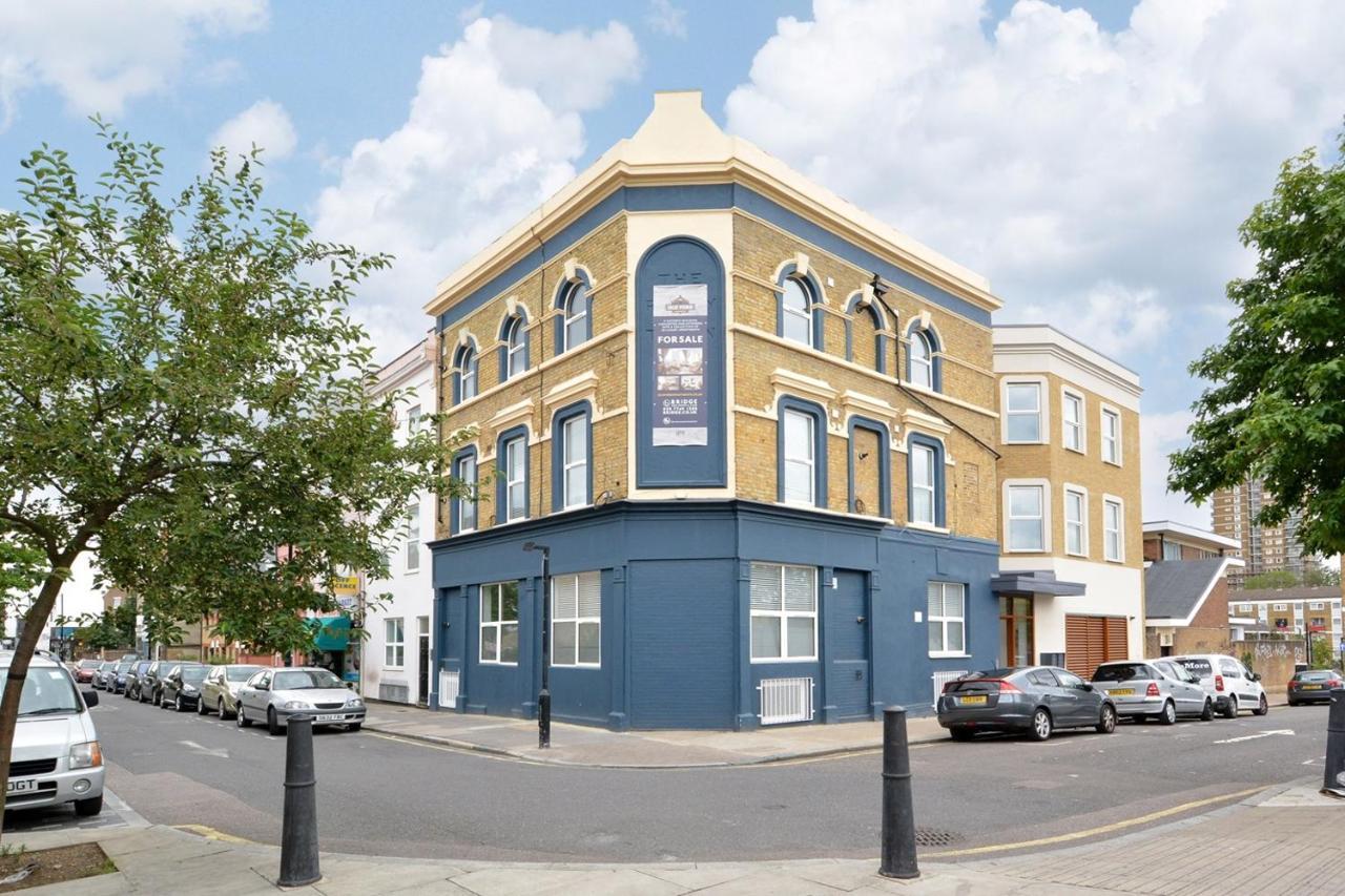 Spacious Modern 1-Bed Apartment Near Victoria Park Londra Dış mekan fotoğraf
